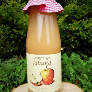 Domaći prirodni sok od jabuke